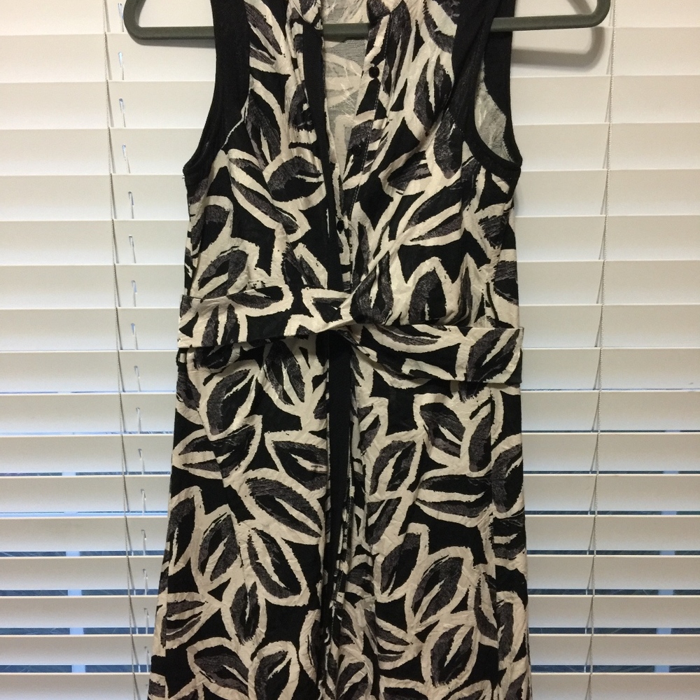 Cute Summer floral back and white Dress -  Size S